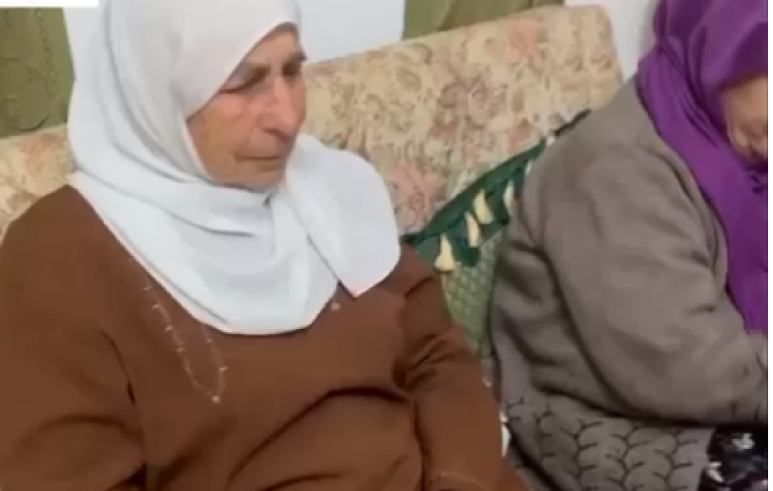 والدة الاسيرين.PNG