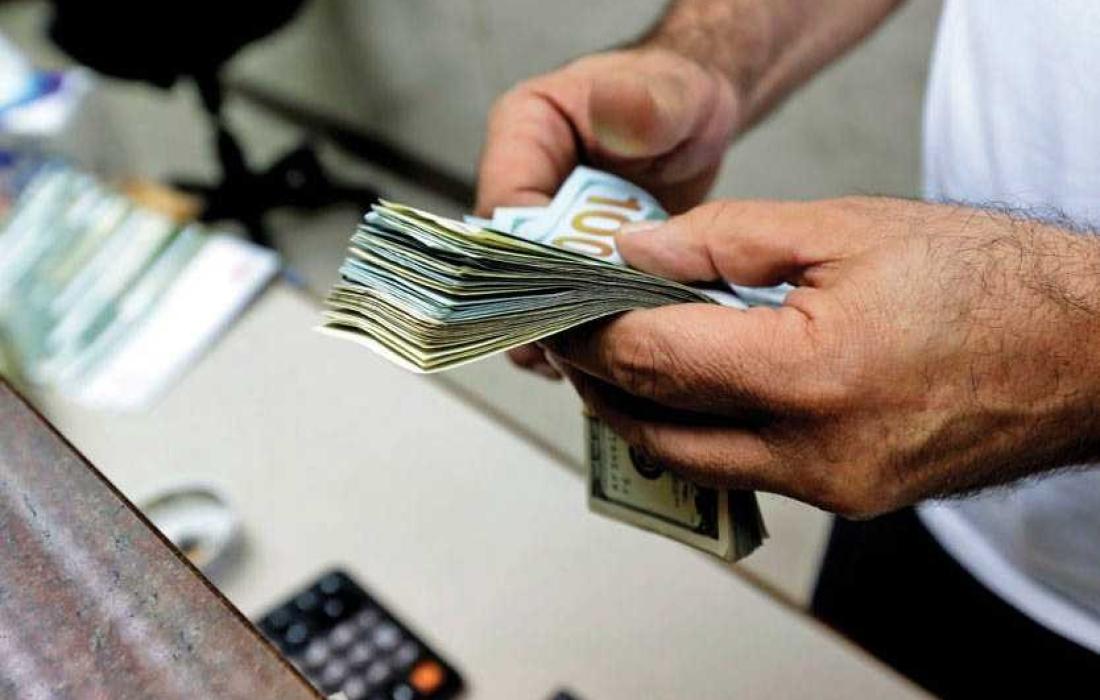 انخفاض سعر صرف الدولار مقابل الشيكل اليوم الاثنين 13 مارس 2023