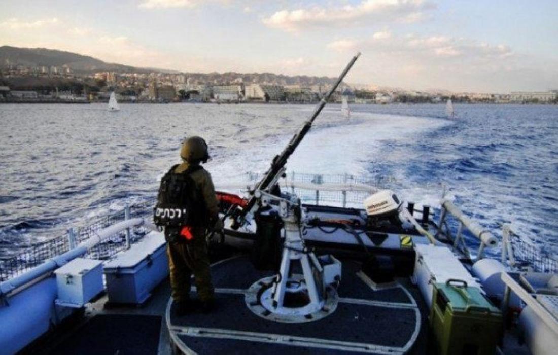 زوارق الاحتلال تطلق النار تجاه مراكب الصيادين جنوب القطاع