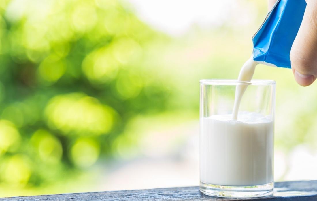 كيف يؤثر الحليب على صحة الأسنان؟