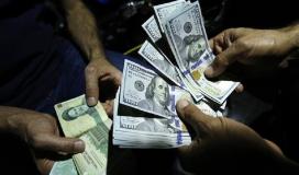 "إيران" تسمح لمحلات الصرافة بتداول العملات الأجنبية