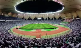 قُبيل ساعات من رمضان.. مدرب كرة قدم أجنبي يُشهر إسلامه في السعودية