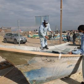 بالصور : المراكب التي يتم إصلاحها في قطاع غزة بإشراف الأمم المتحدة