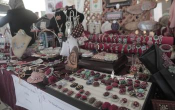 بالصور: افتتاح معرض المشغولات اليدوية والمنتجات المحلية بغزة