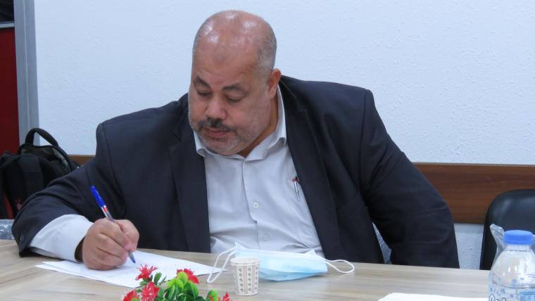 الكاتب خالد صادق