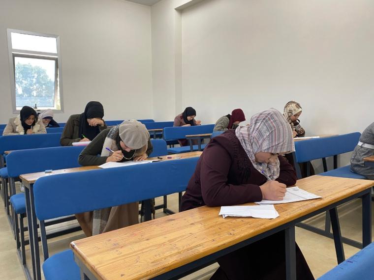 بدء الامتحانات النهائية في جامعةالإسراء (4).jpg