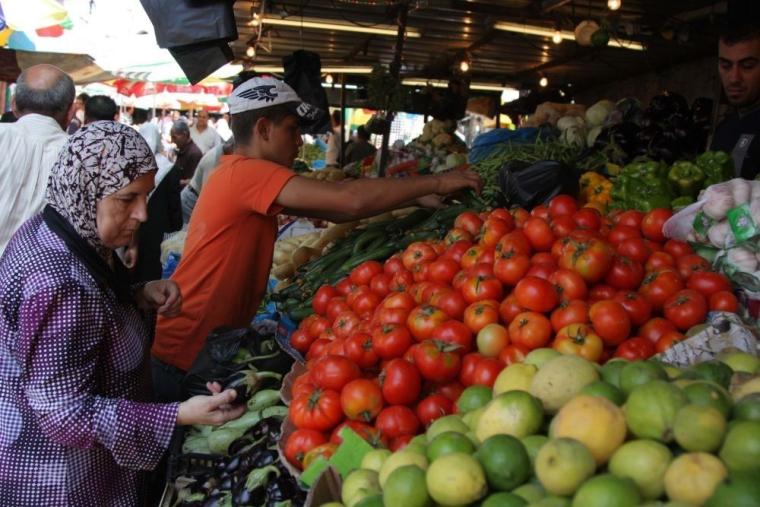 أسعار الخضروات والدجاج واللحوم في غزة السبت 27  مايو 2023